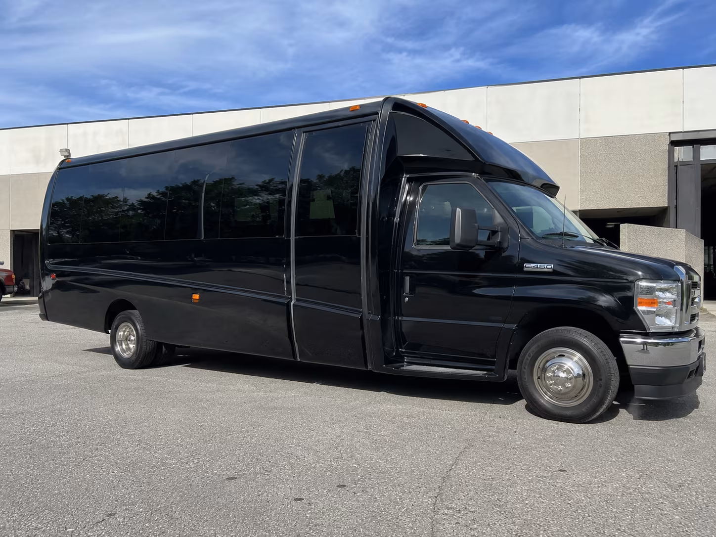 compare minibuses for the connecticut river valley wine corridor