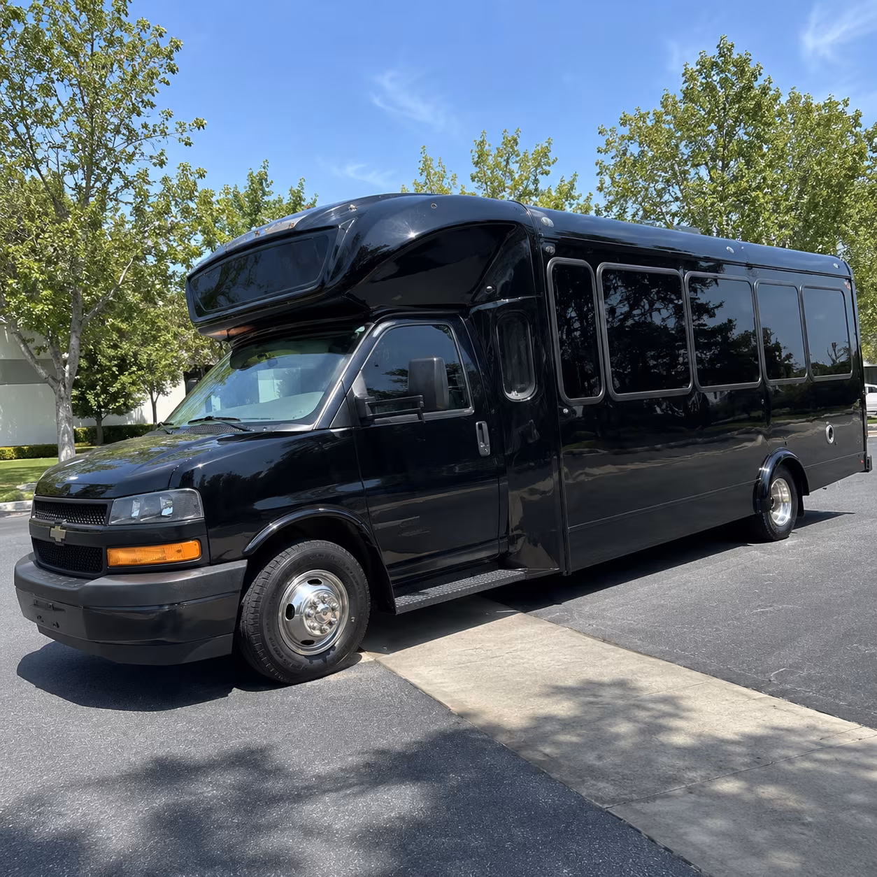 east hartford 15 passenger party bus