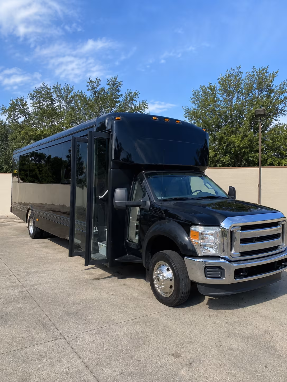 east hartford 20 passenger party bus