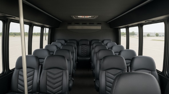 middletown 28 passenger minibus