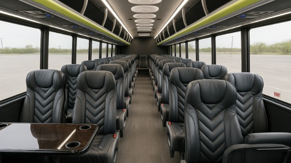norwalk 28 passenger minibus